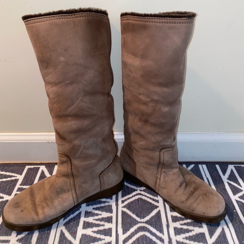 Louis Vuitton gold buckle boots - Picture 3 of 9